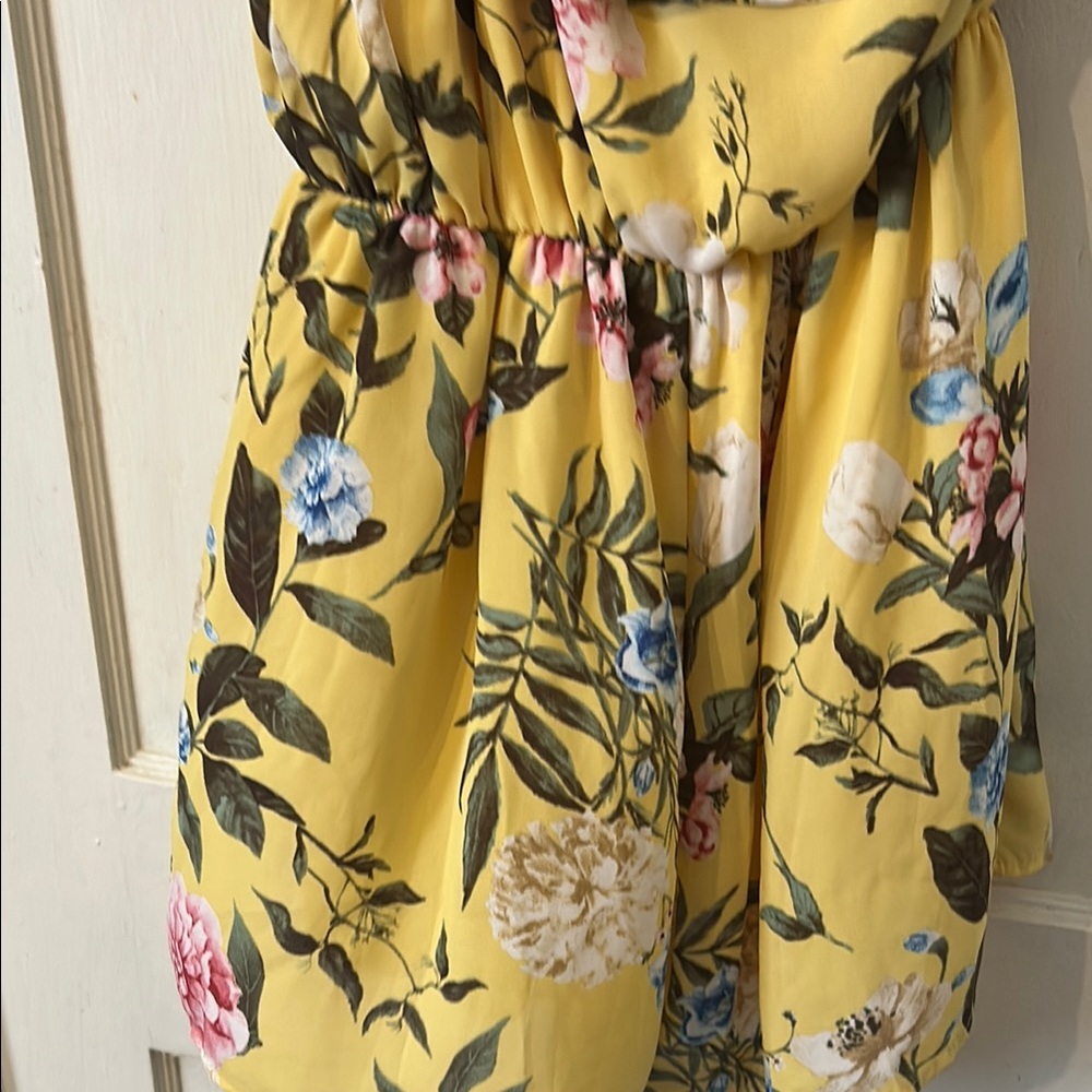 Everly Yellow Floral Ruffle Romper - Picture 5 of 9